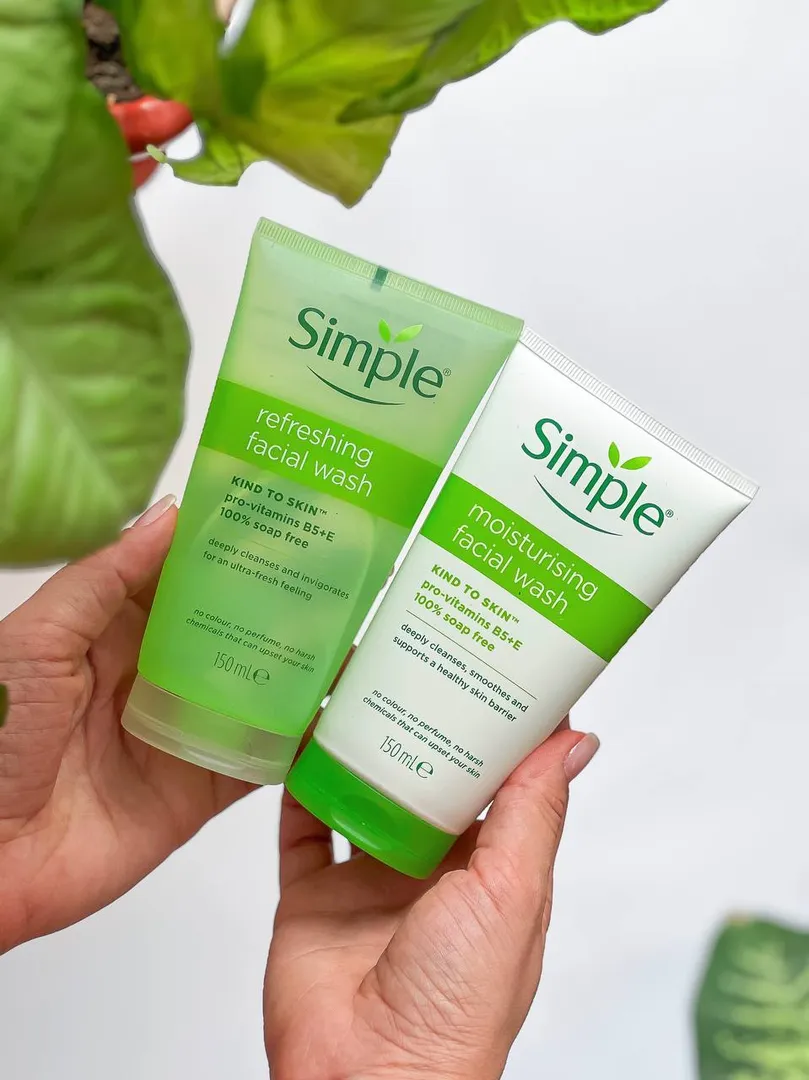 ژل شستشوی سیمپل Simple