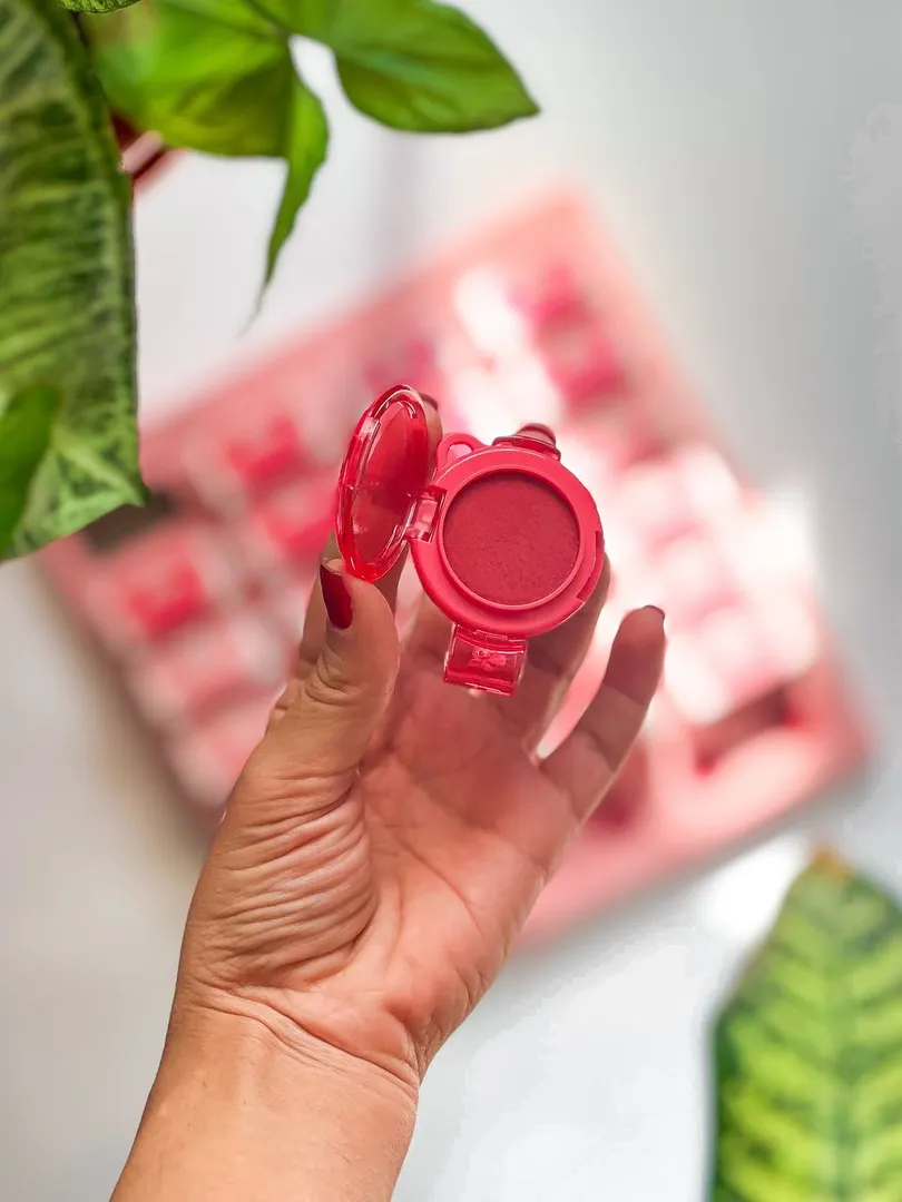 رژگونه تک رنگ هوس کوین Hues queen